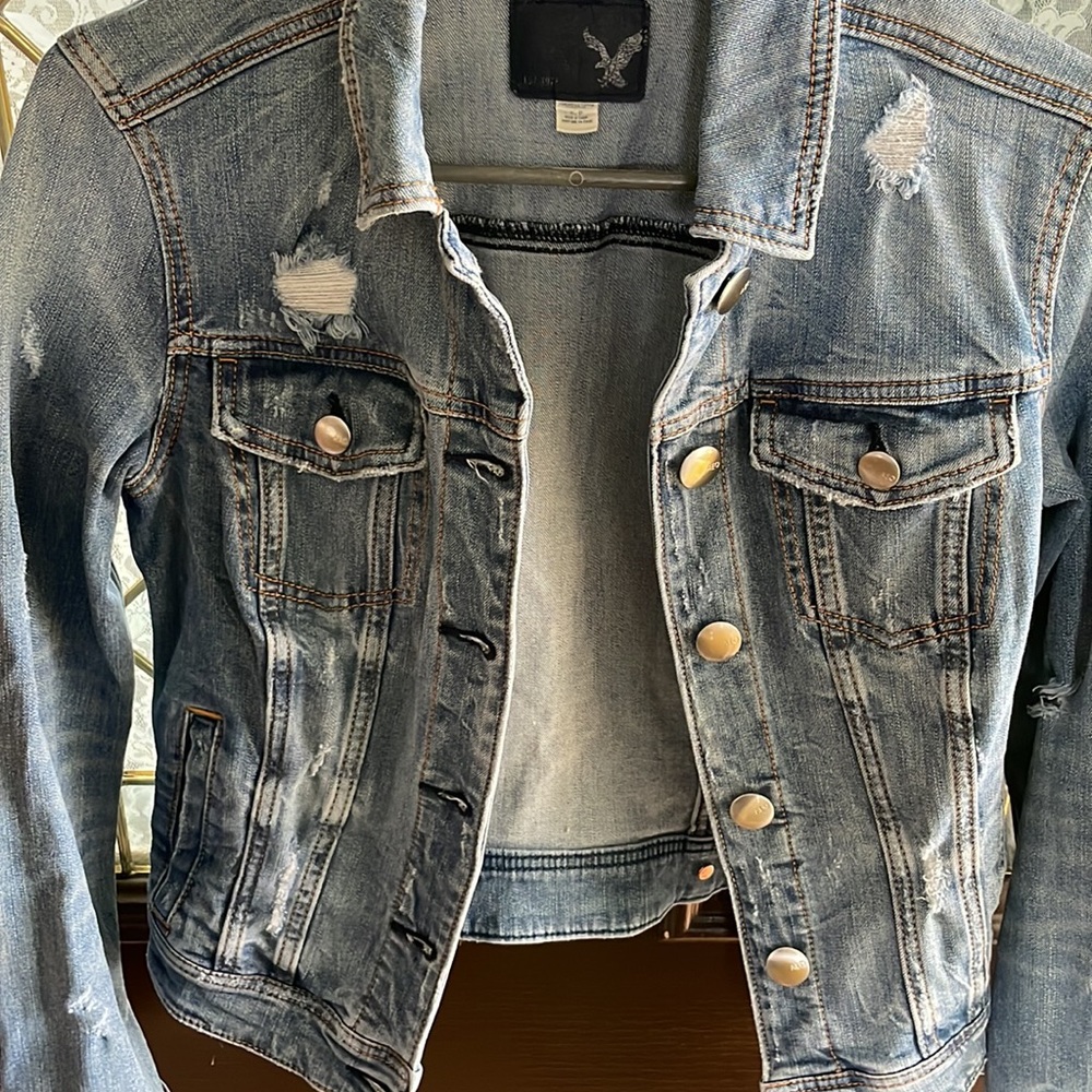 Women’s cropped Jean jacket - Picture 2 of 5